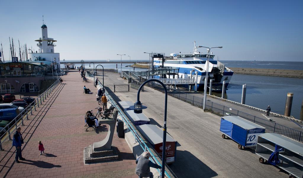 "De Bank" - Hotel Apartments Harlingen Bagian luar foto